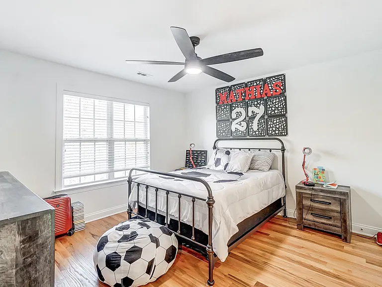 1024 Patricians Ln — Photo 49
