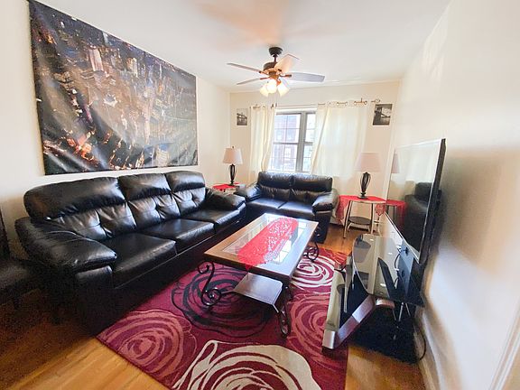 3rd image of 107 Hart St #2RR
