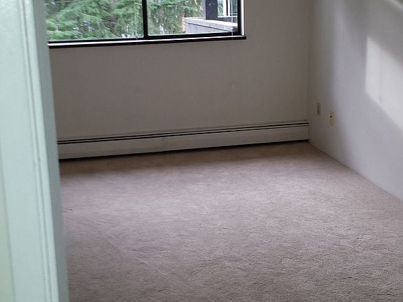 4th image of 1561 Vidal St
