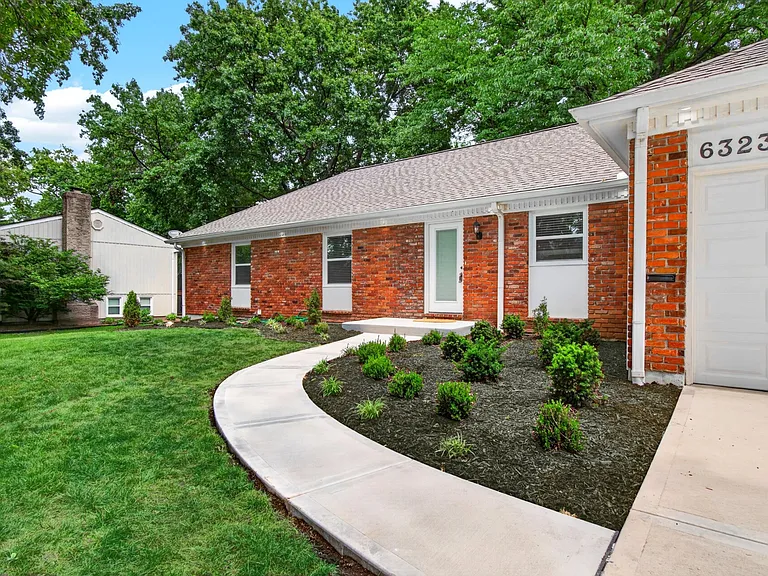 6232 Woodson Rd — Photo 34