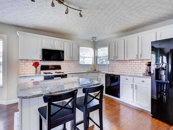 4th image of 8899 Coral Canyon Cir