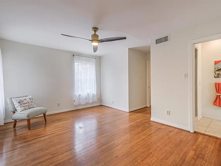 2601 Briarhurst Dr — Photo 15