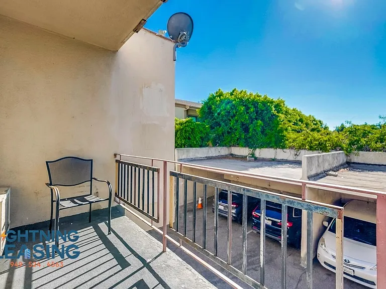 5415 Corteen Pl #11 — Photo 3