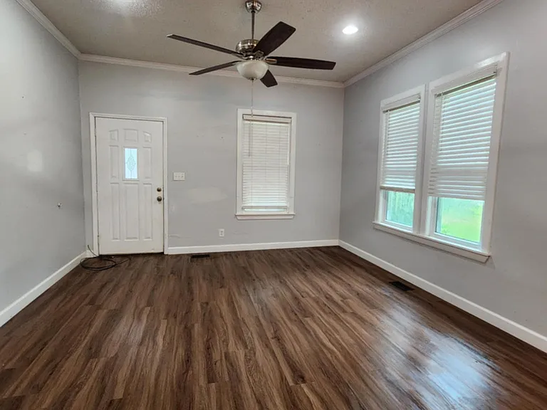 516 Forest Ave — Photo 6