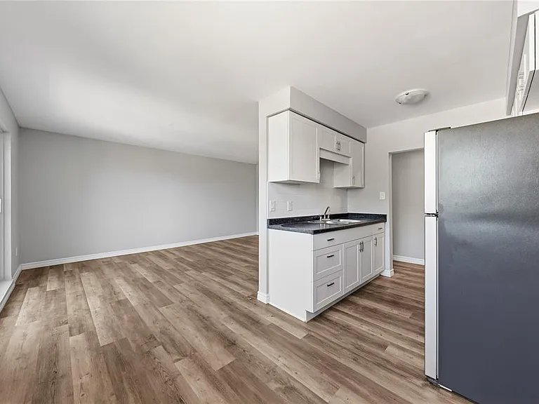 950 Eastlawn Ave #10-22-29 — Photo 11