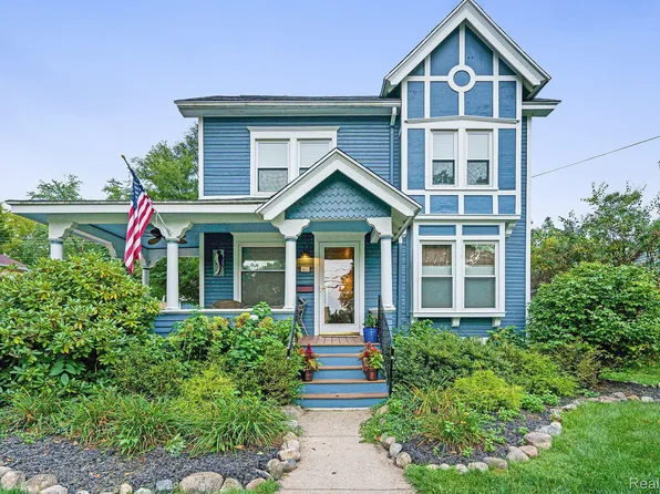 437 W Middle St, Chelsea, MI 48118