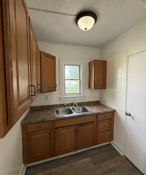 411 N Cedar Ave — Photo 9
