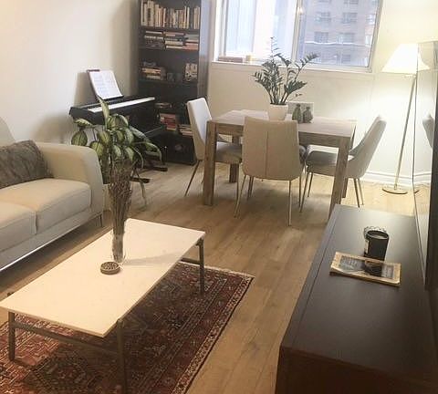 4th image of 633 Bay St #712