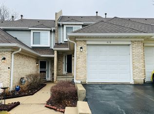 419 Lakeview Cir, Bolingbrook, IL 60440