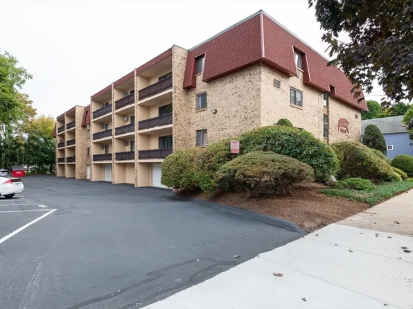 43-51 Albion St #Aa, Melrose, MA 02176