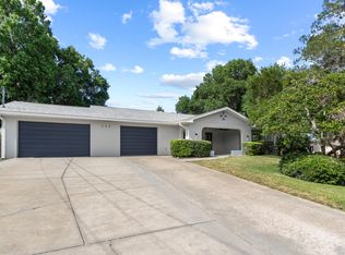 220 Temple Cir, Eustis, FL 32726