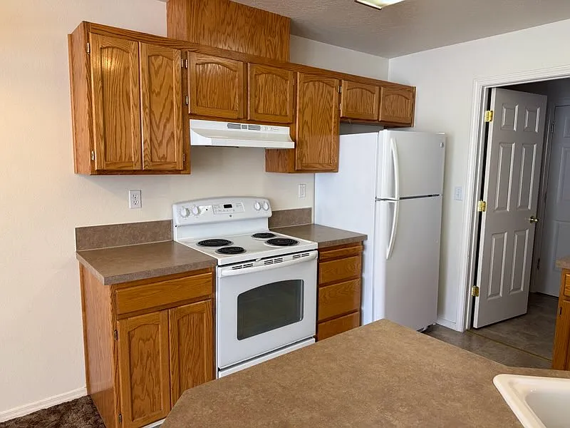 2 bed, 2.5 bath, 1230 sqft, $1,995 — Photo 3