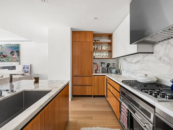 1 West End Avenue 24D image 3 of 18