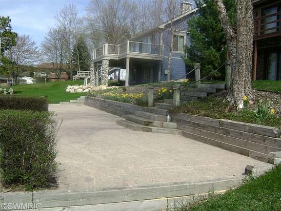 3rd image of 2151 N White Birch Dr
