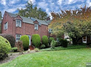 927 River Rd #10, Teaneck, NJ 07666