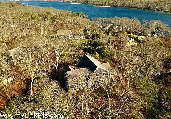 Close to Lagoon Pond.