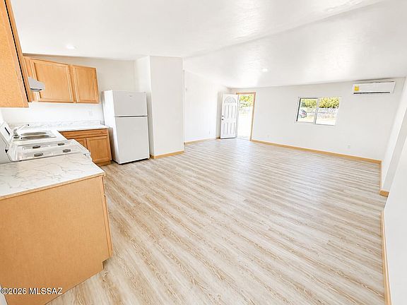 2nd image of 721 N San Manuel Dr