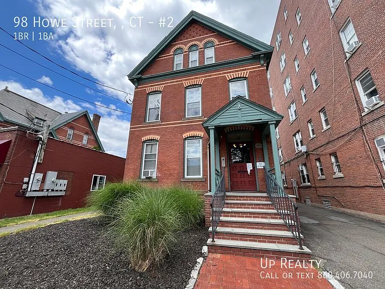 98 Howe St #2 — Photo 1