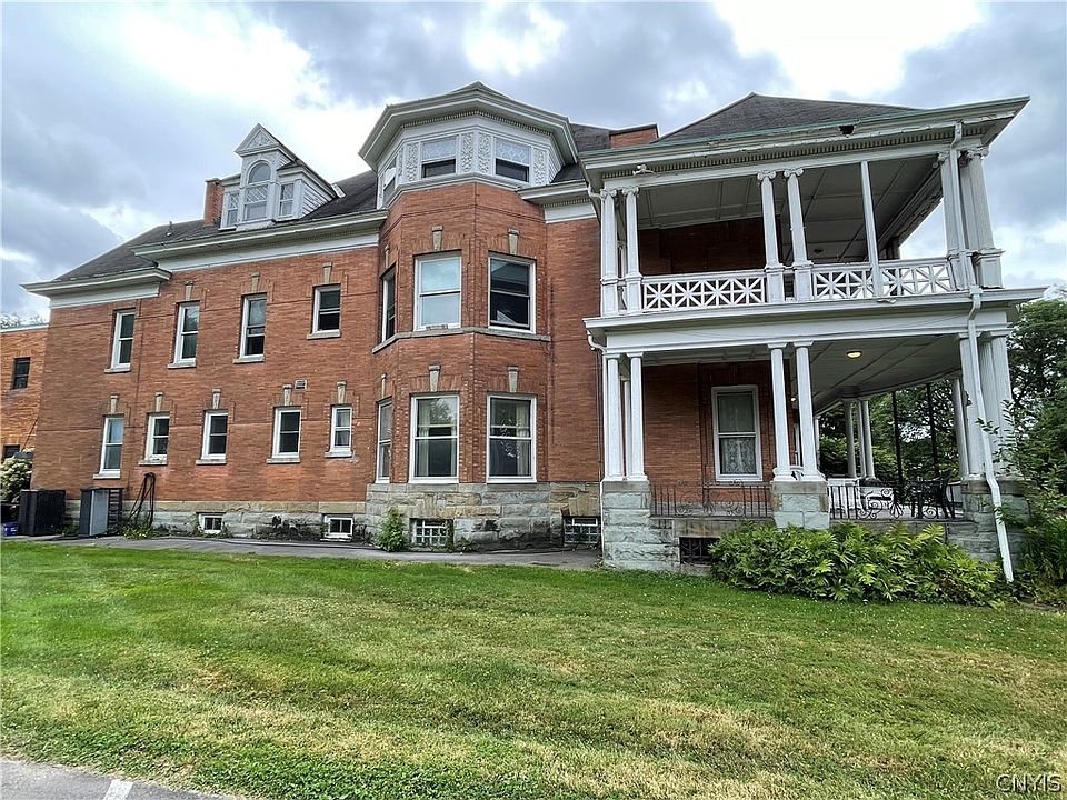1st image of 702 Danforth St
