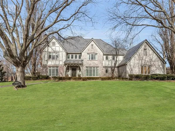 2600 W 118th St, Leawood, KS 66211