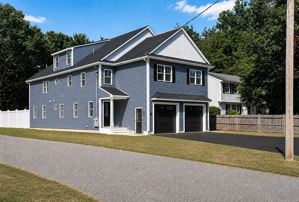 4 bed, 2.5 bath, 2639 sqft, $4,250 — Photo 1