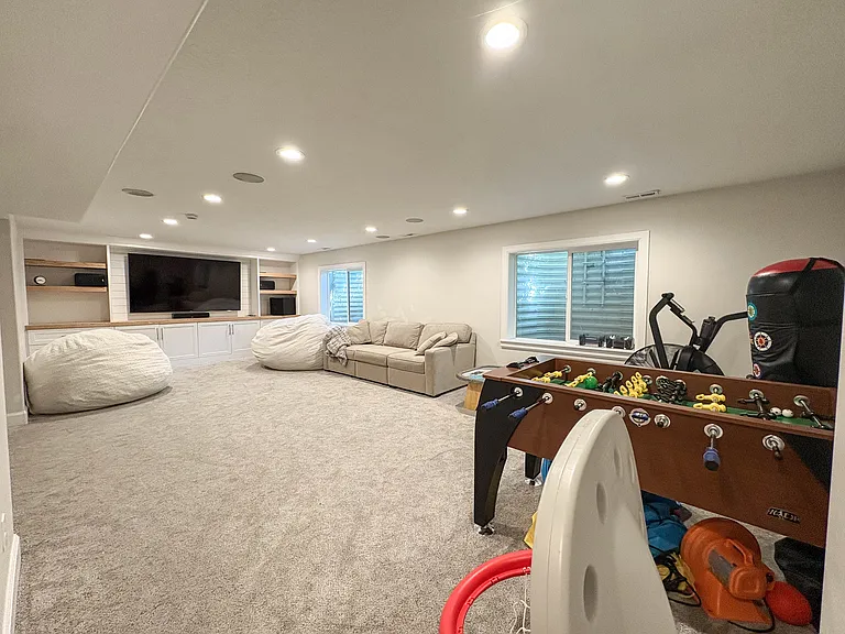 98 N 1650 E — Photo 25