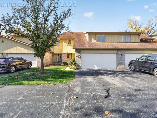 28885 Ranchwood Dr #7, Southfield, MI 48076