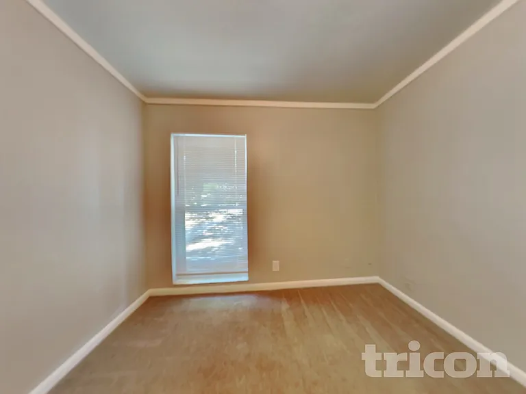 702 Falkirk Ave — Photo 12