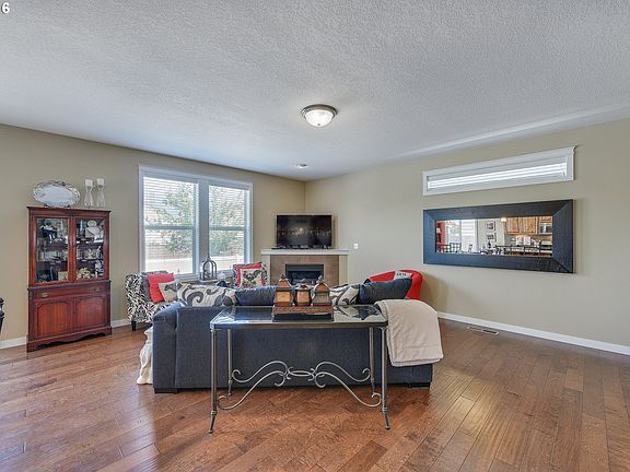 3rd image of 5806 NE 62nd Cir