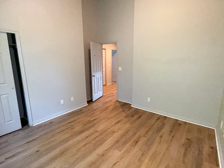 1468 W 140 N — Photo 16