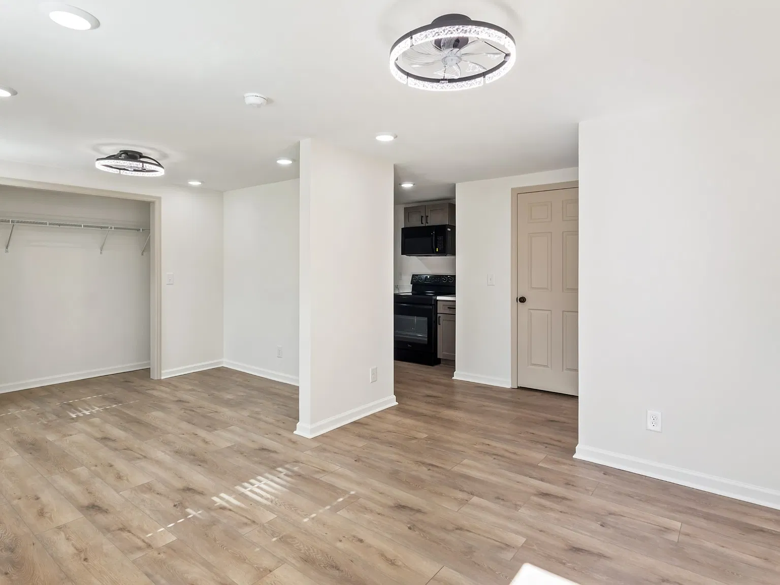 1 bed, 1.0 bath, 500 sqft, $950 — Photo 3
