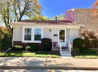 24501 E Seaton Circuit, Warren, MI