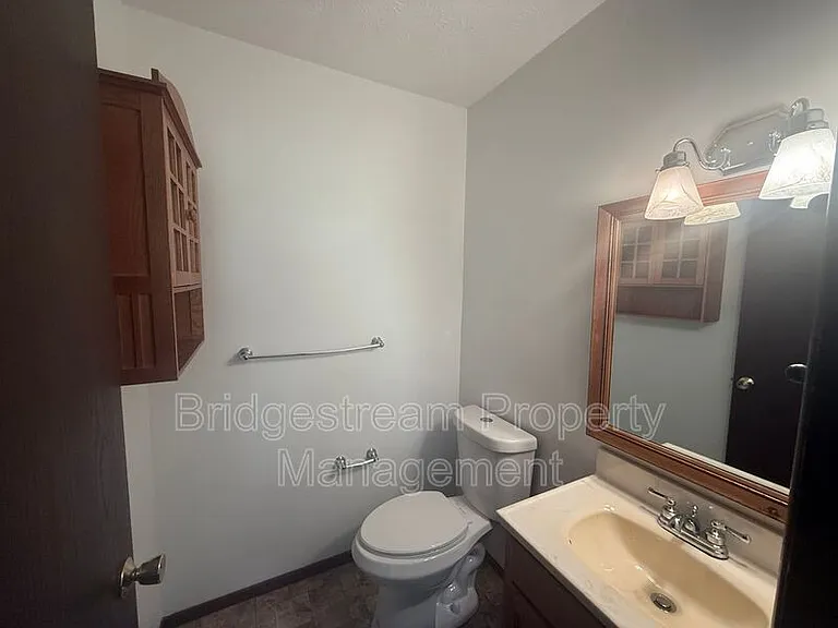 68 Candlewood Ct — Photo 9
