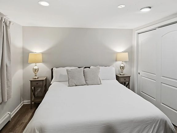 4th image of 327 2nd St APT 1