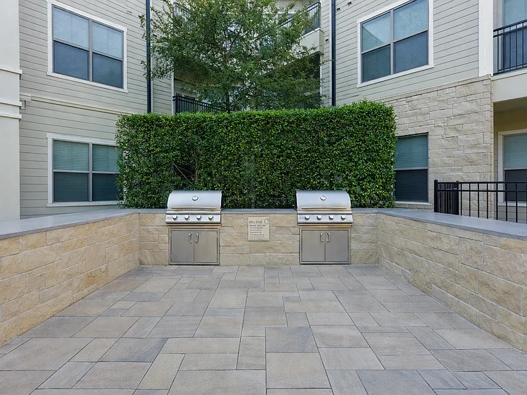 The Sterling at Oak Hills — Photo 39