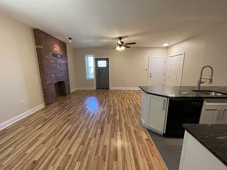 4924 Centre Ave #2 — Photo 6