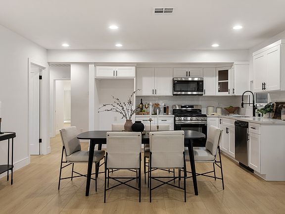 3rd image of 659 S Soto St #1