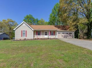 6246 Oak Ridge Dr, Flowery Branch, GA 30542