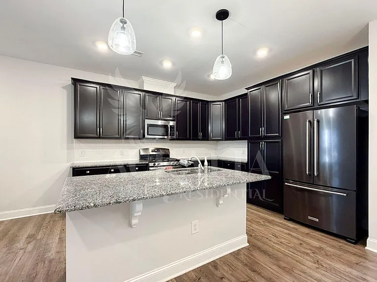 1306 Farm Pond Trl — Photo 10