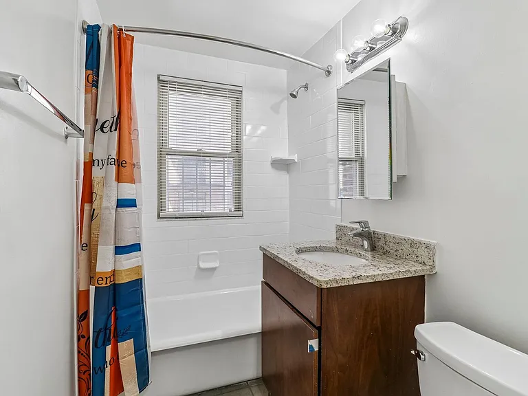NEW QUIN APARTMENTS — Photo 42
