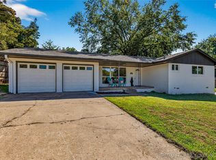 4701 Dartmouth Dr, Bartlesville, OK 74006