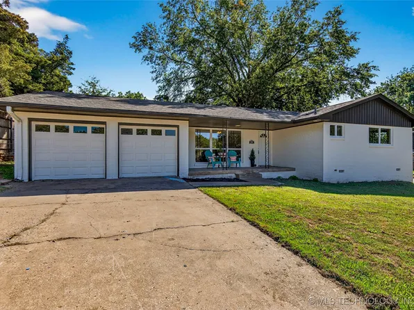 4701 Dartmouth Dr, Bartlesville, OK 74006