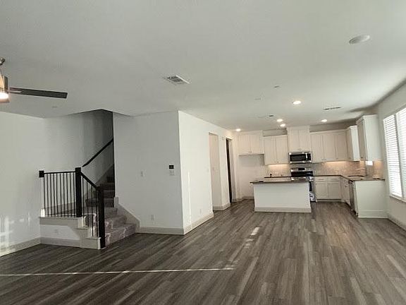 3rd image of 15919 Fig Ln