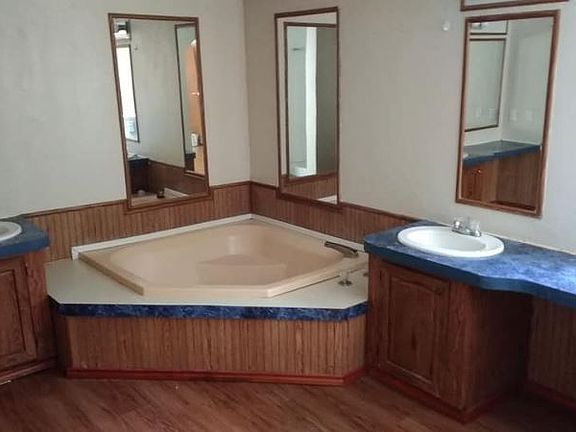 2nd image of 104 Lake Forest Dr