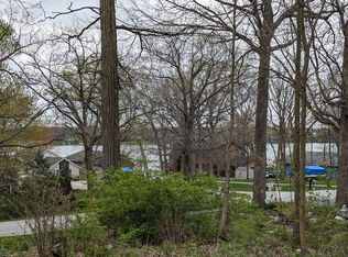 3580 W Lakeshore Dr, Crown Point, IN 46307