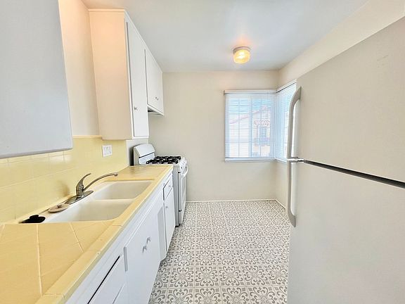 5th image of 150 Saint Joseph Ave APT E