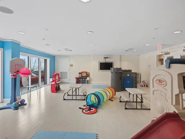 20 Avenue At Port Imperial image 29 of 45