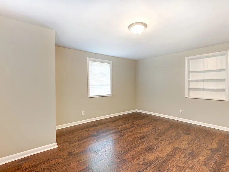634 East Park Avenue — Photo 3