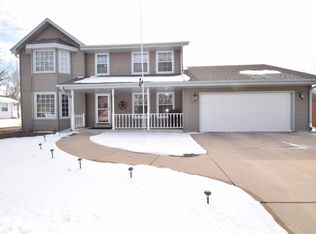 6326 Riverside Rd, Waterford, WI 53185