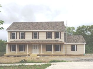 42 Old Farm Ln, Naugatuck, CT 06770
